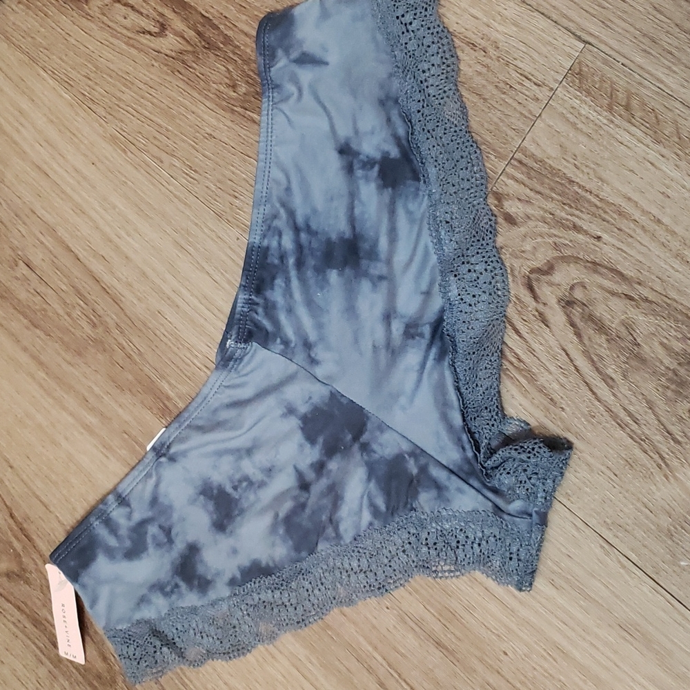 Ardene Bralette & Panty Set - Picture 5 of 8